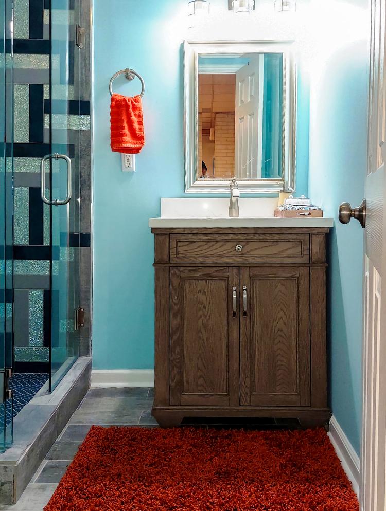 Bathroom(s)