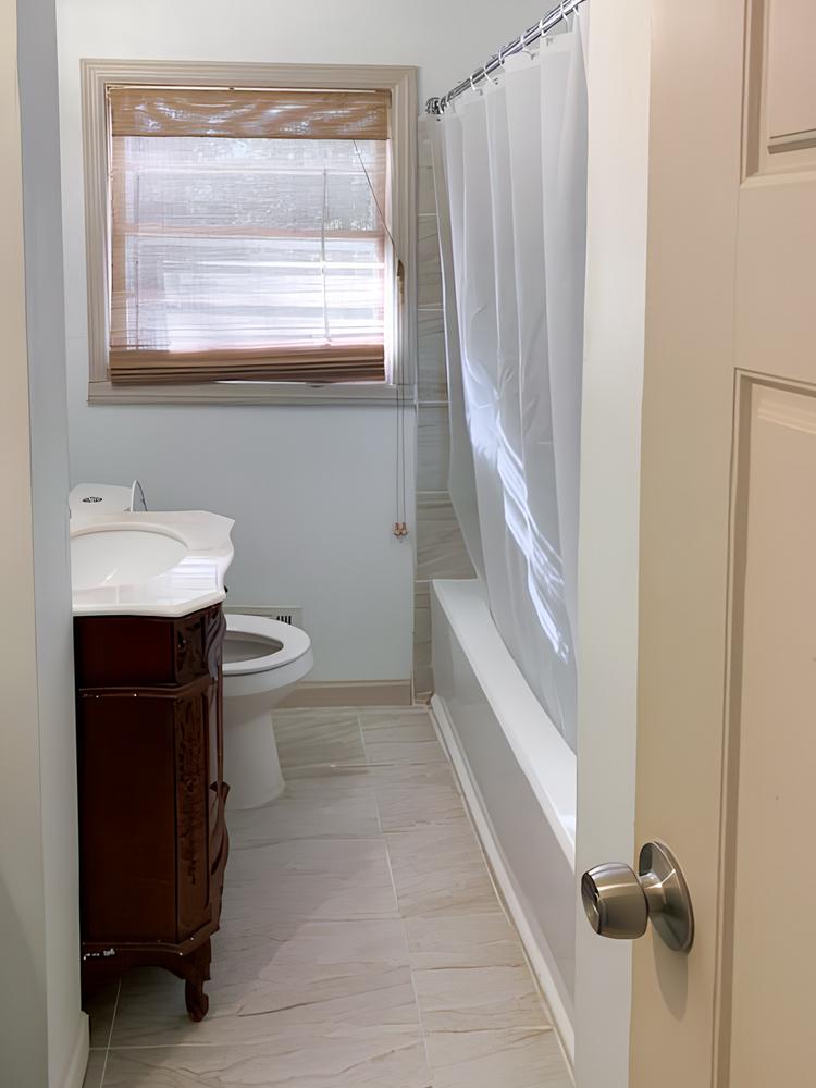 Bathroom(s)