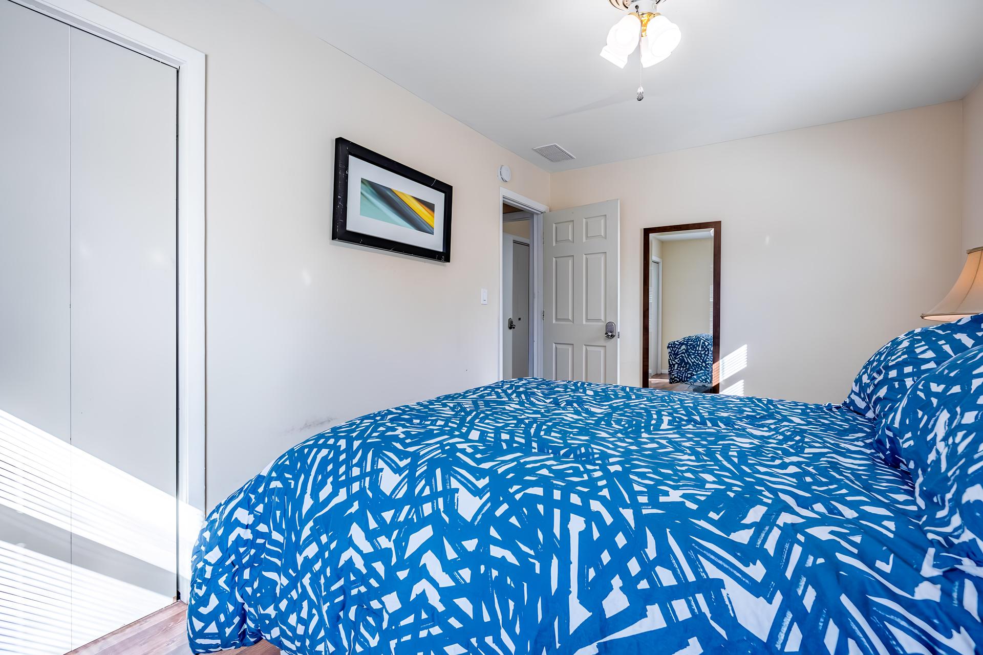 bedroom, detected:ceiling fan, bed