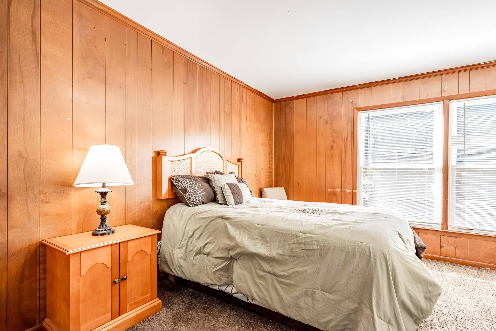 bedroom, detected:bed, window blind