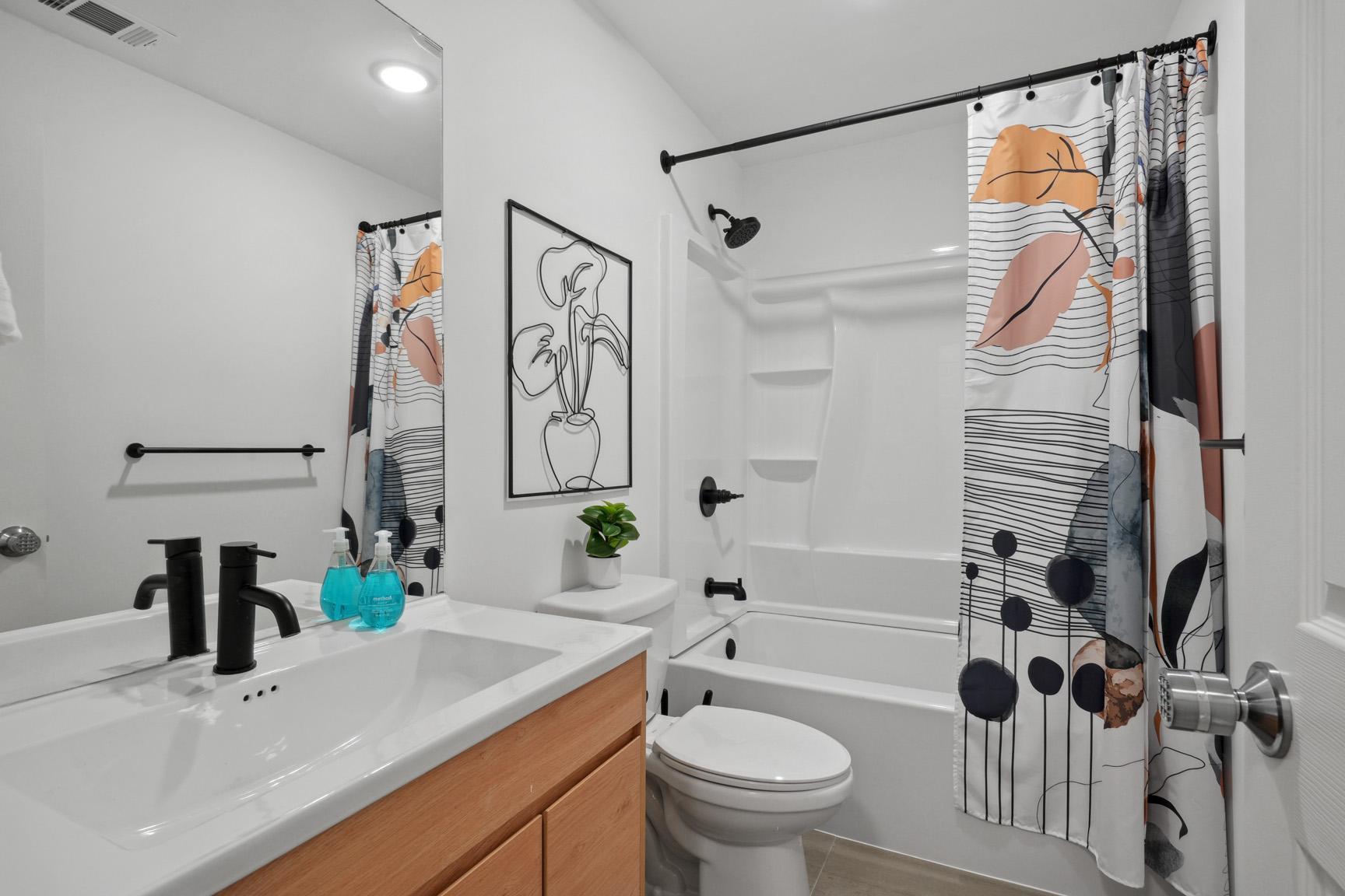 Gorgeous Full Bath shared with Rooms 2 and 4.