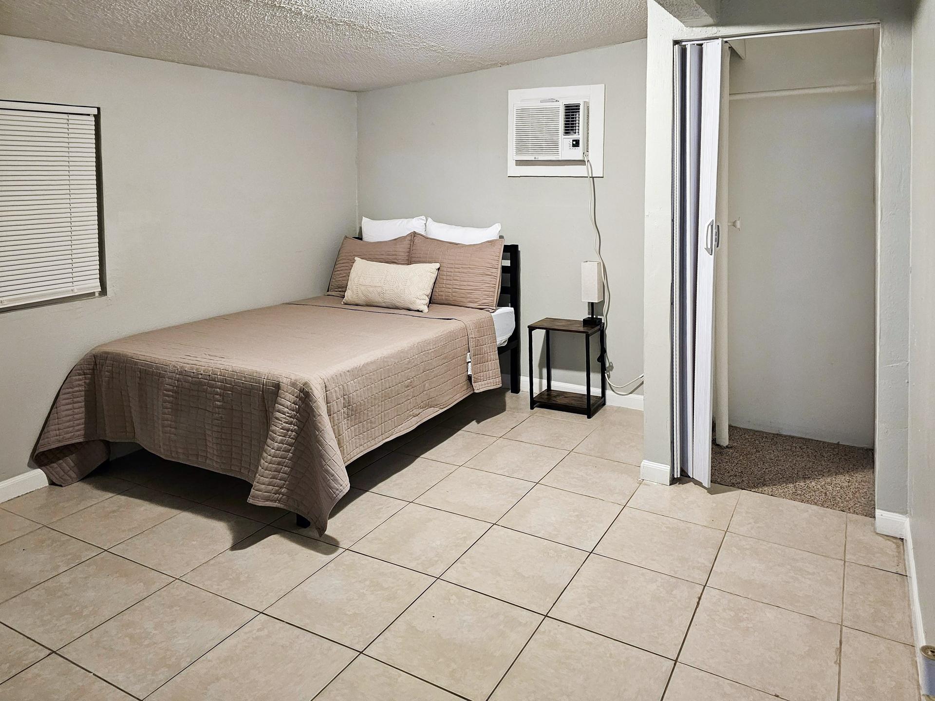 bedroom, detected:bed