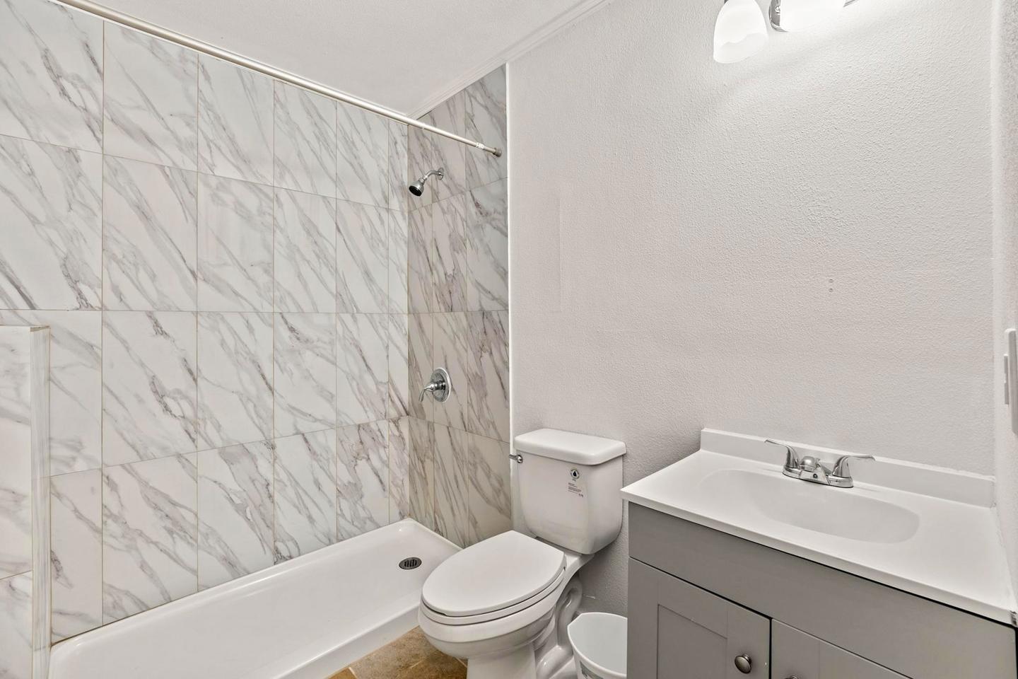 Bathroom(s)