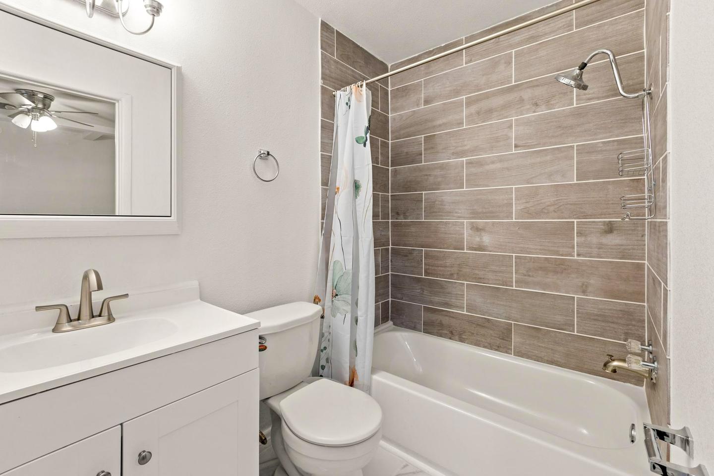 Bathroom(s)