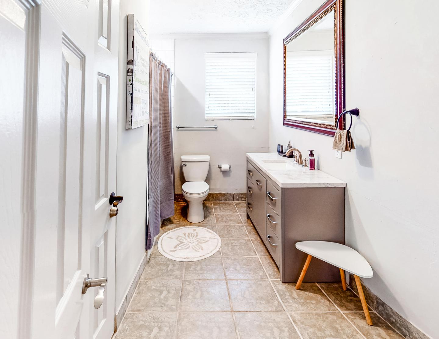 Bathroom(s)