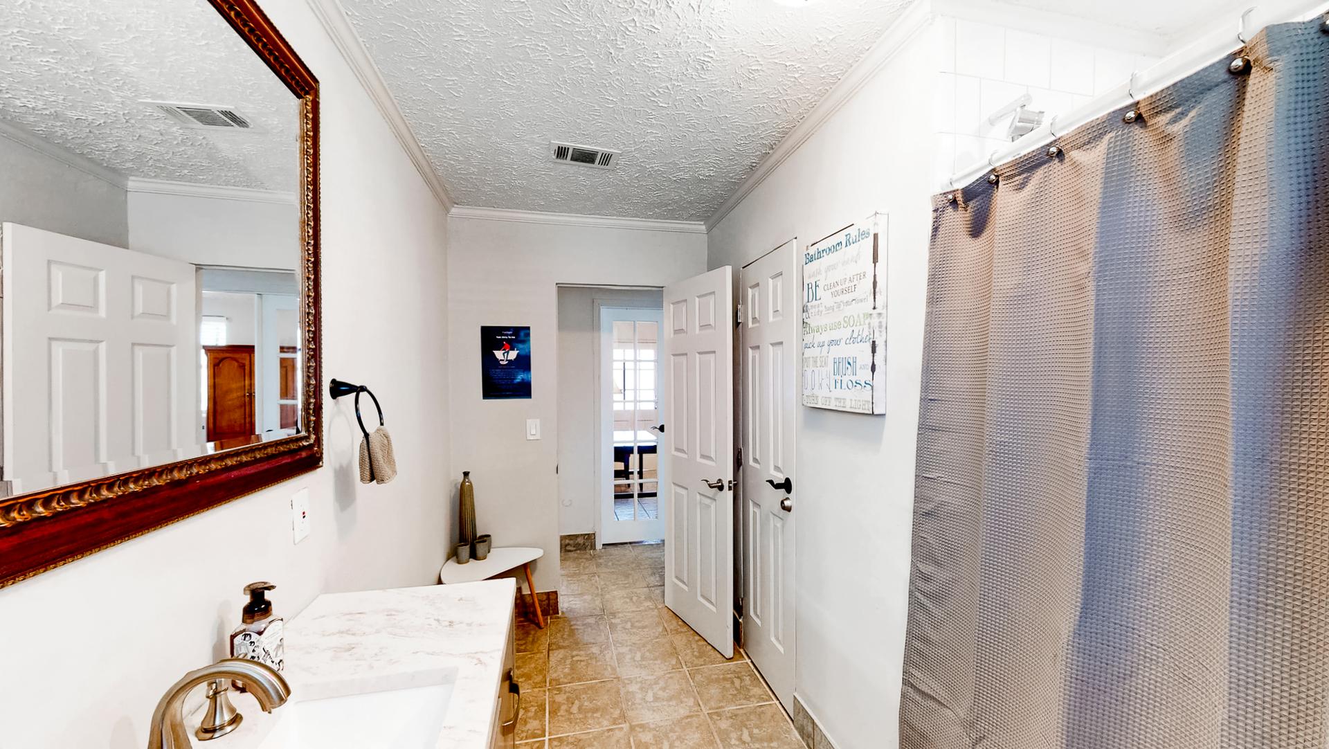 Bathroom(s)