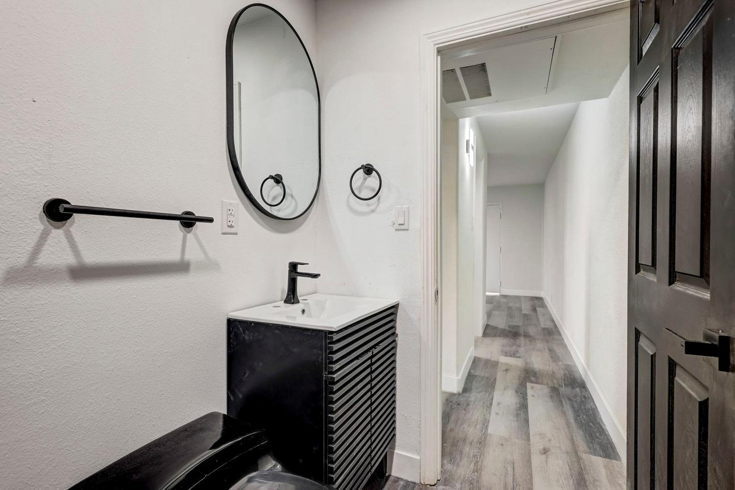 Bathroom(s)
