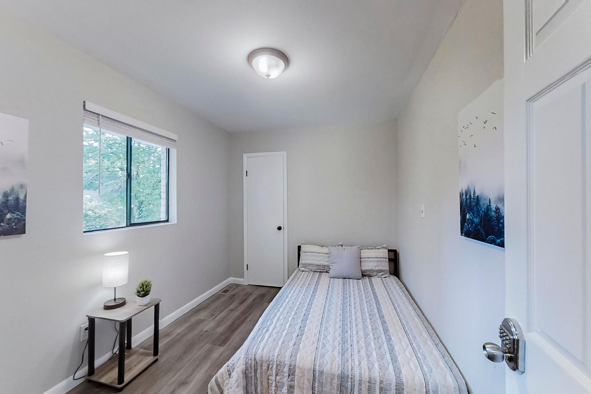 bedroom, detected:bed, window blind