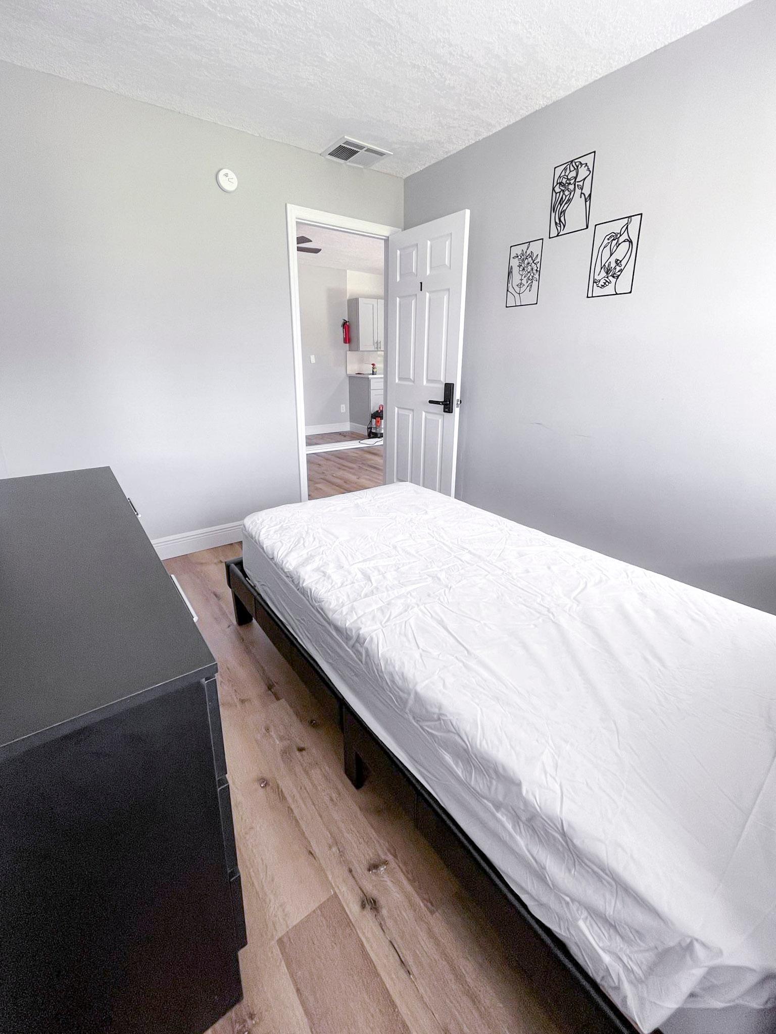 bedroom, detected:bed