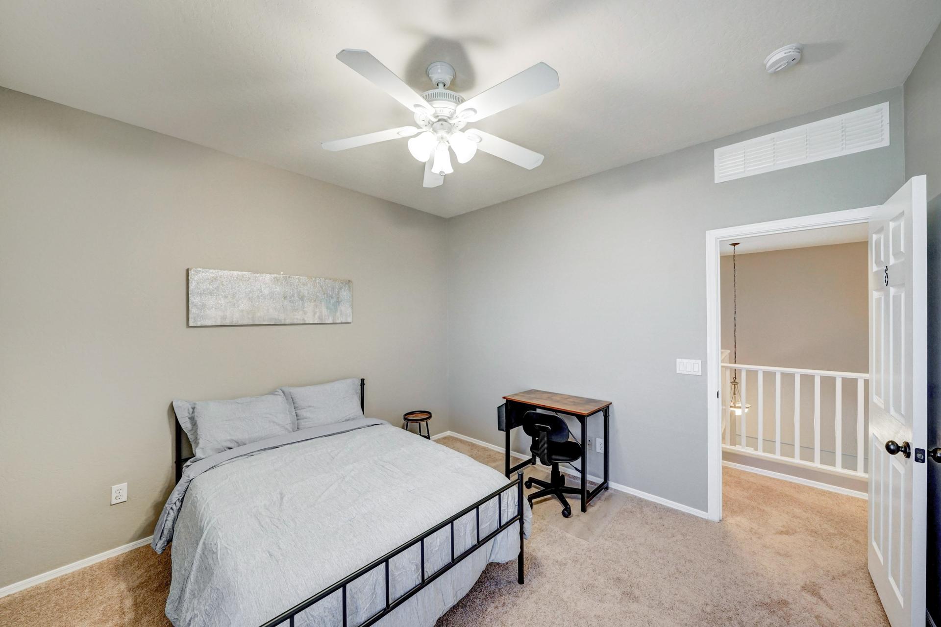 bedroom, detected:ceiling fan, bed, window blind