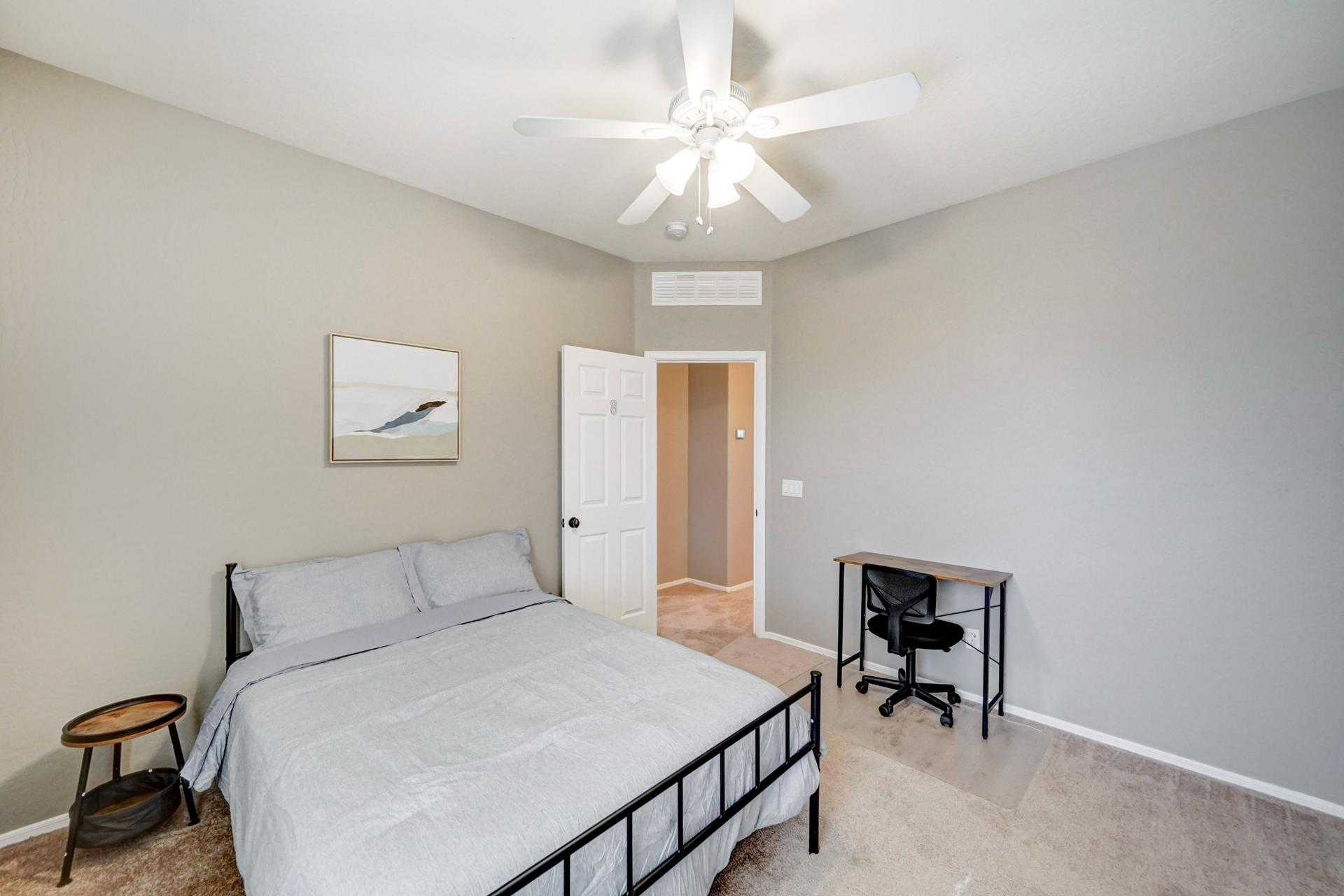 bedroom, detected:ceiling fan, window blind, bed