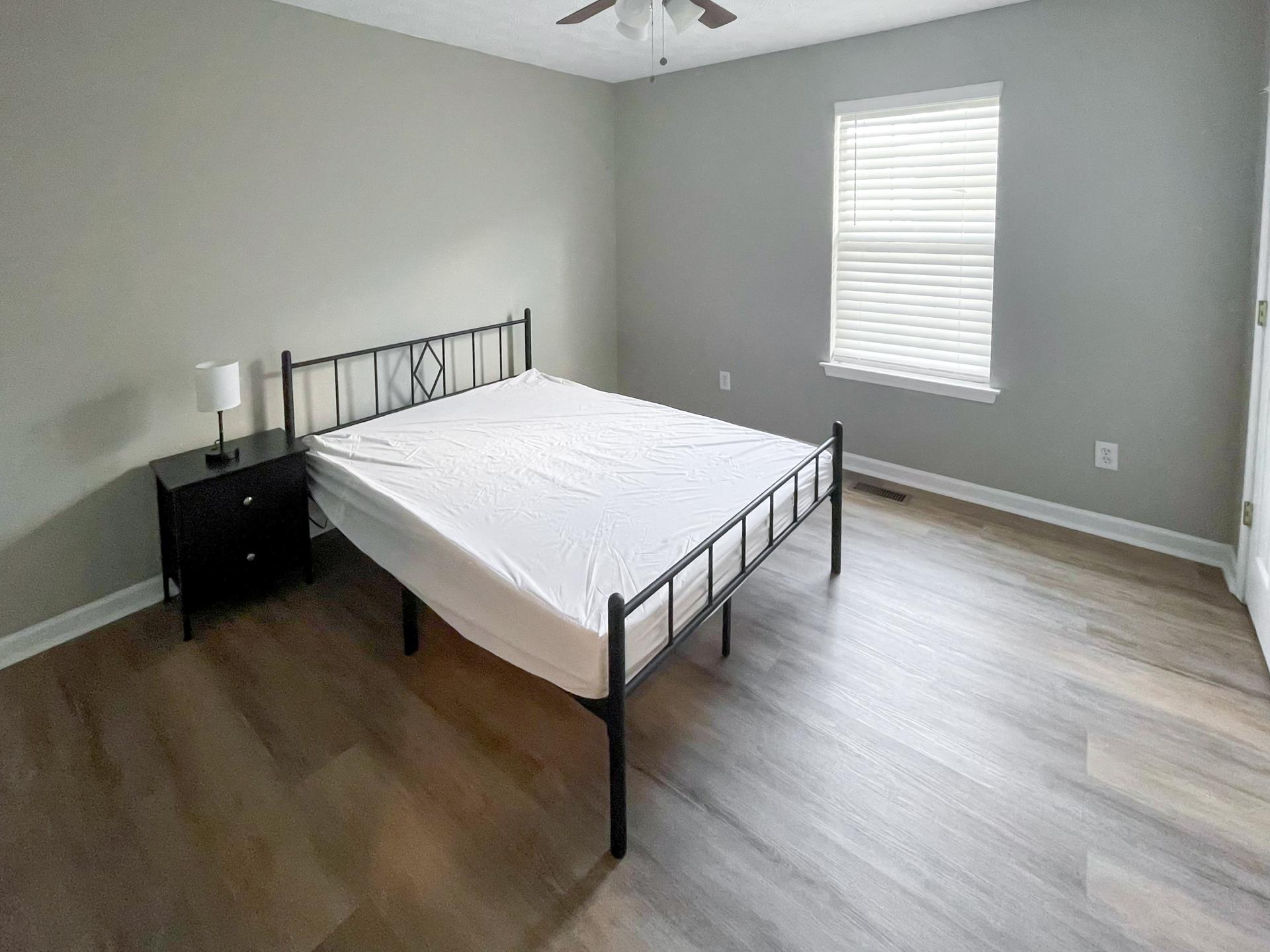 bedroom, detected:ceiling fan, bed, window blind