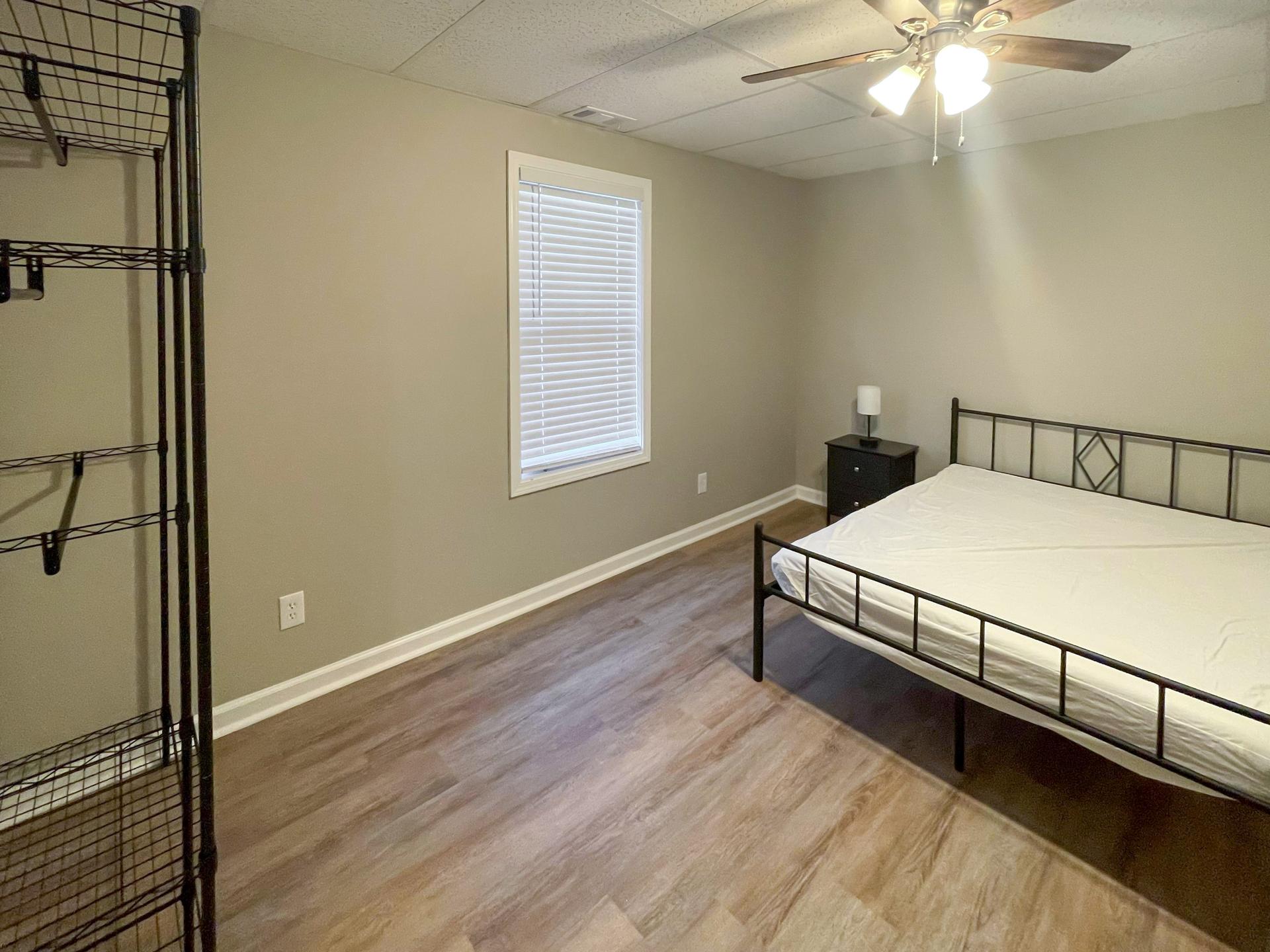 bedroom, detected:ceiling fan, window blind, bed
