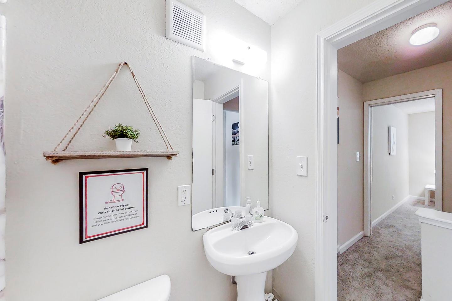 Bathroom(s)