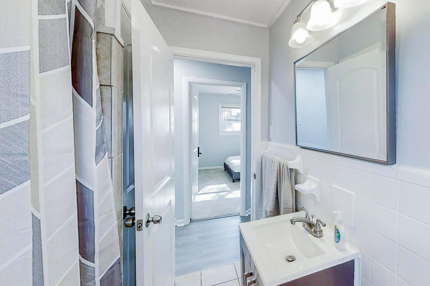 Bathroom(s)