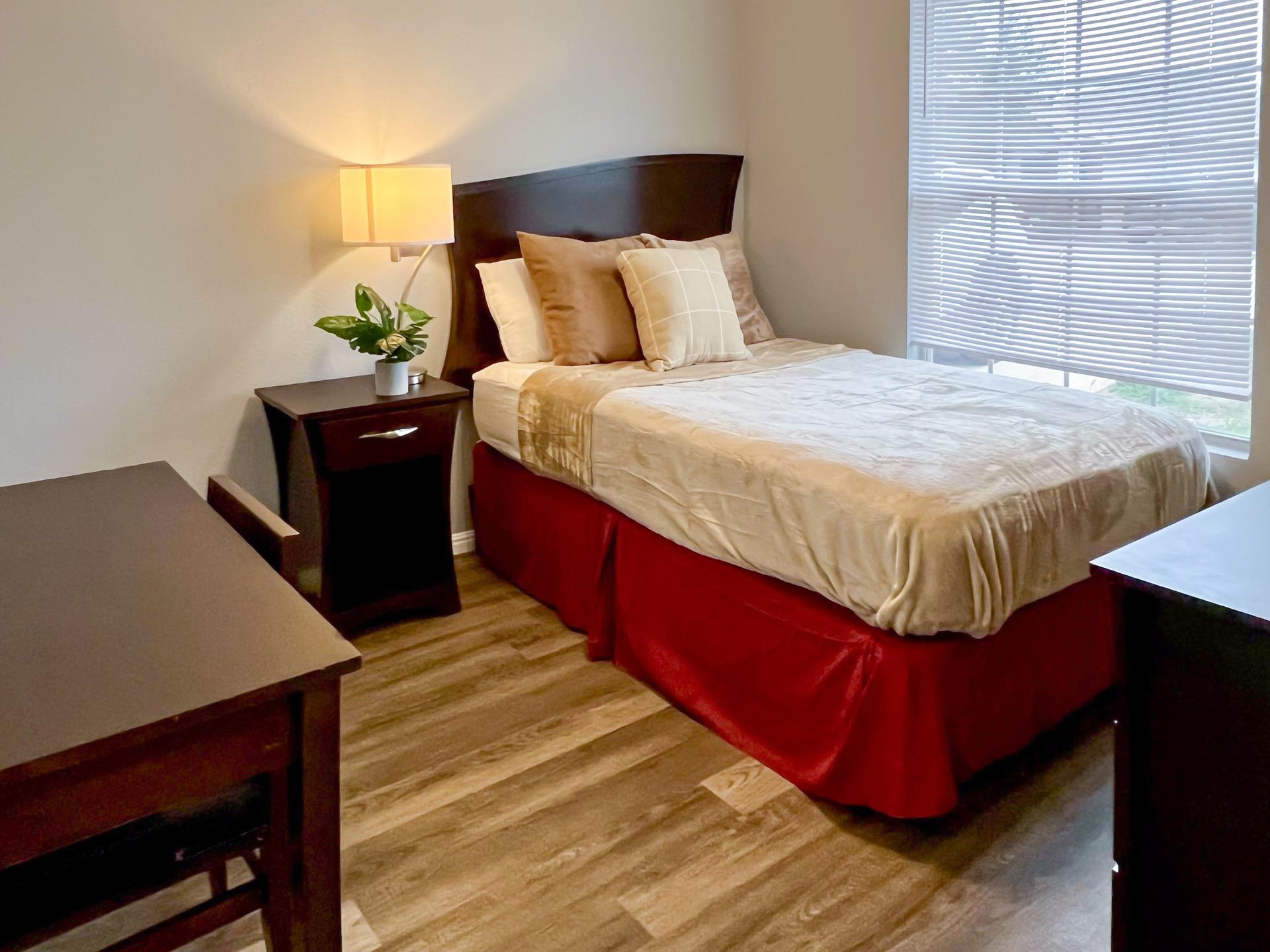 bedroom, detected:window blind, bed