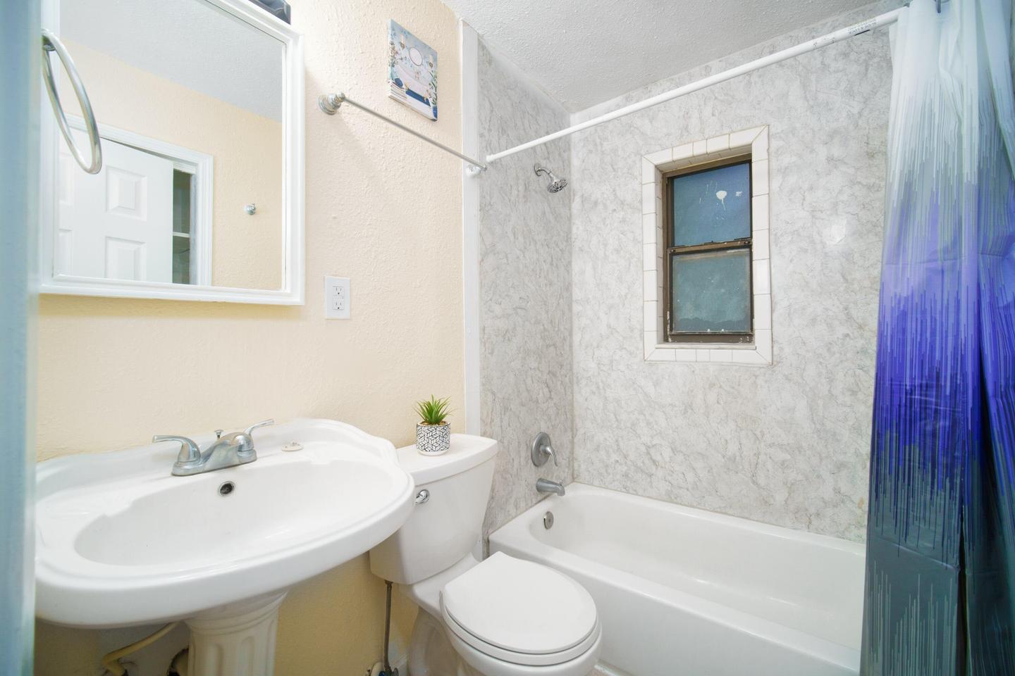 Bathroom(s)
