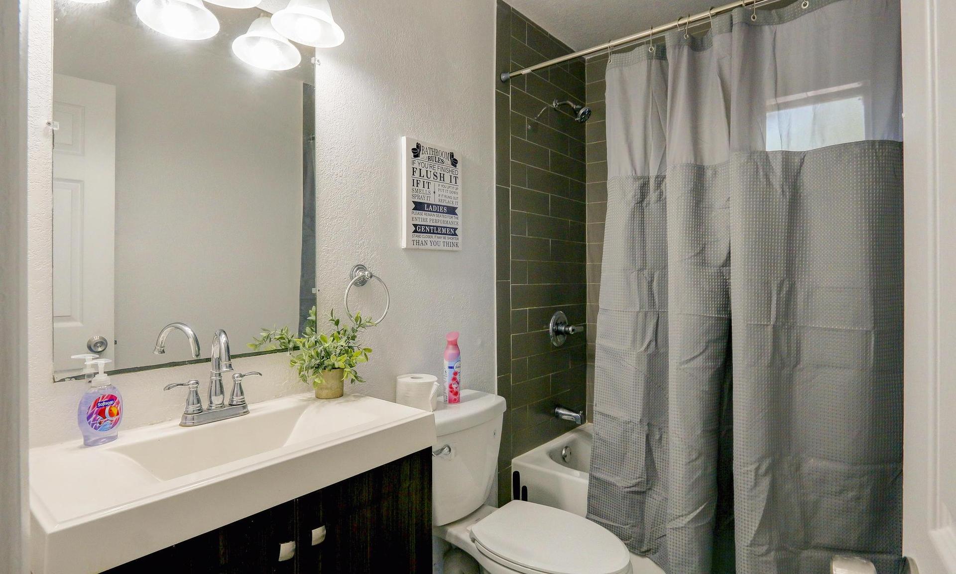 Bathroom(s)