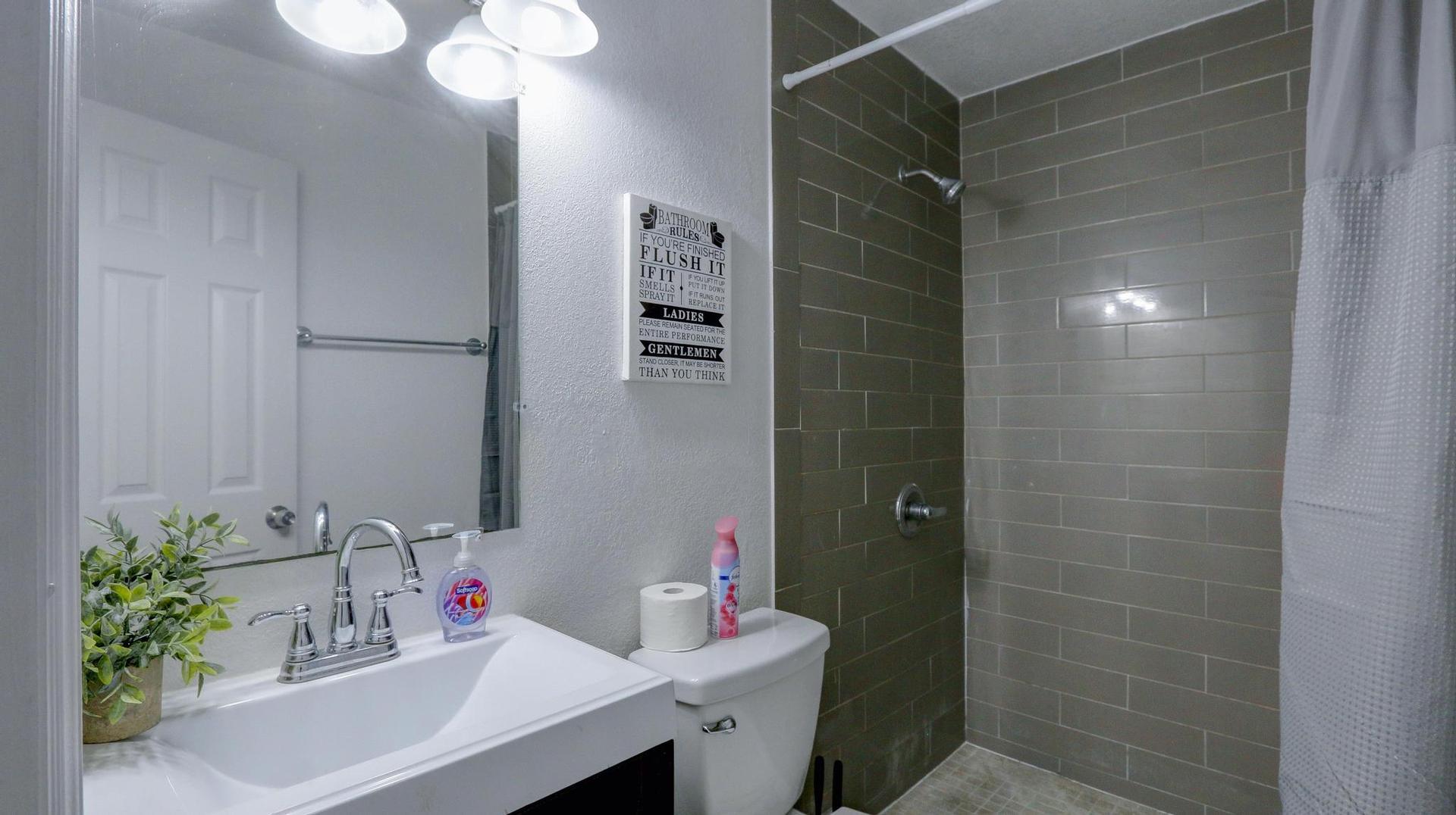 Bathroom(s)