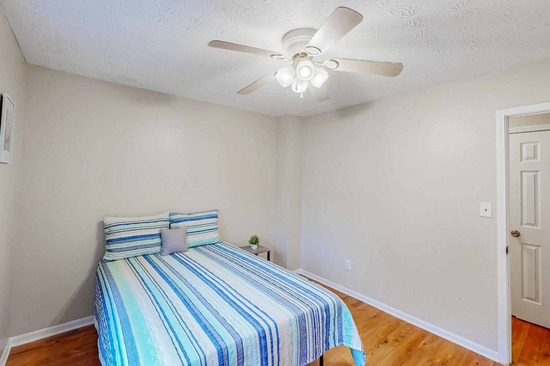 bedroom, detected:ceiling fan, bed