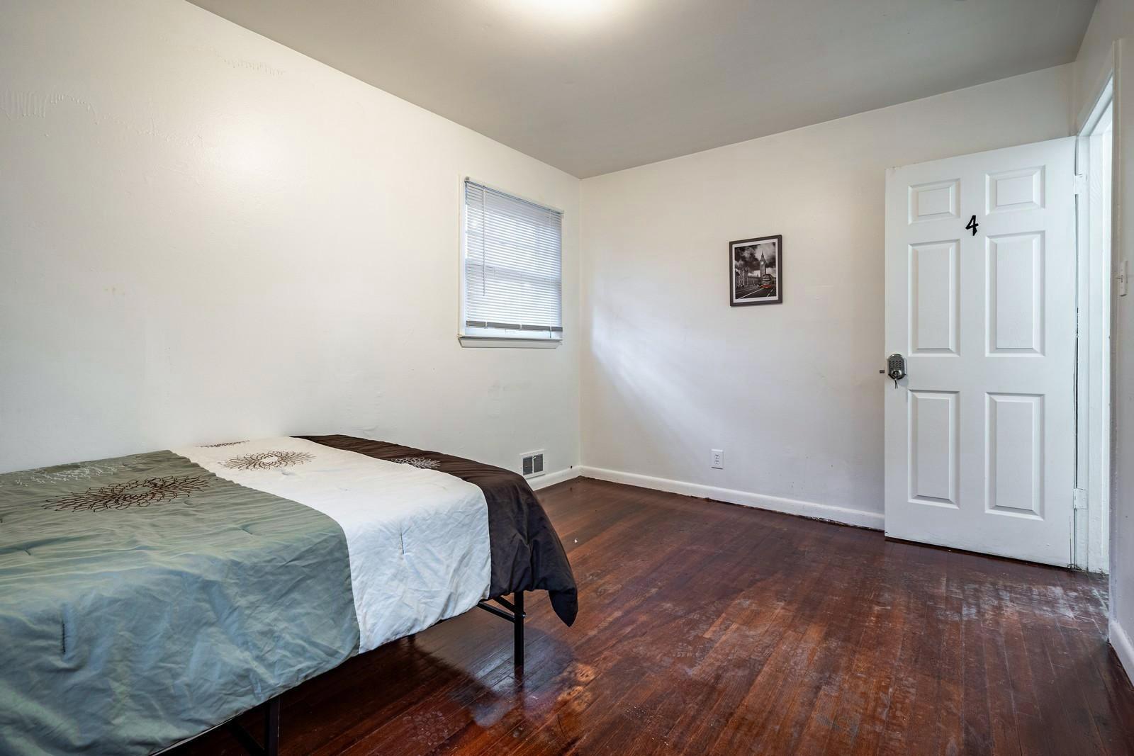 bedroom, detected:bed