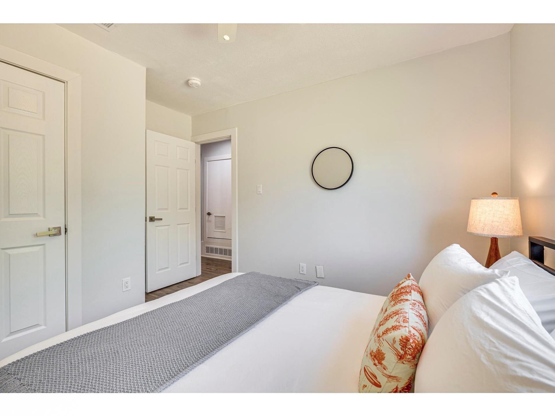 bedroom, detected:bed