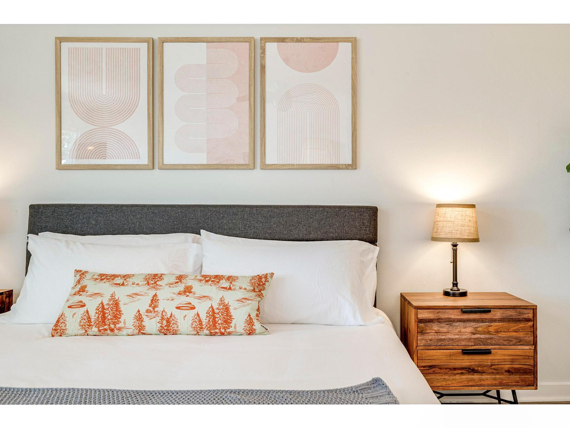 bedroom, detected:bed