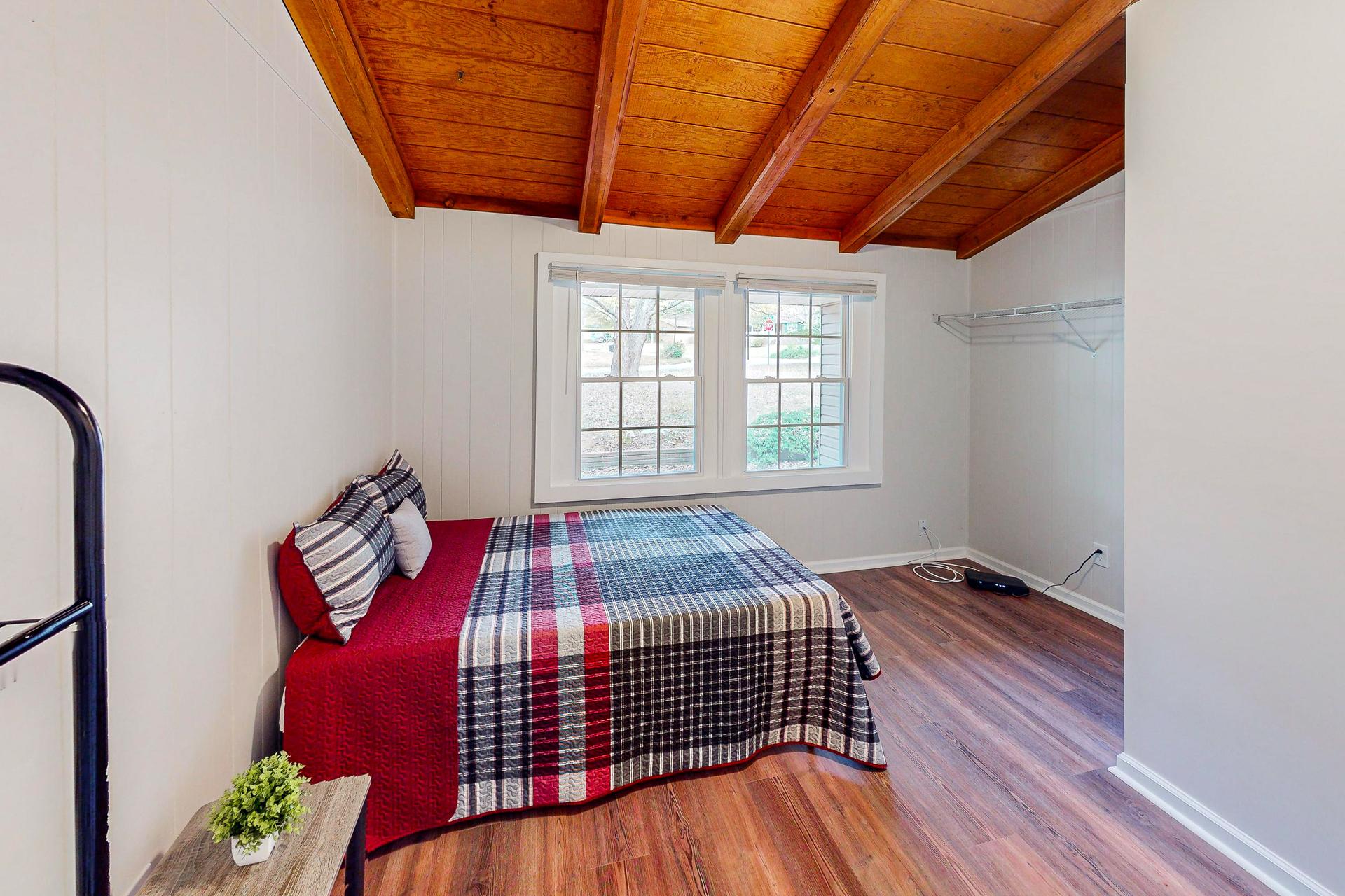 bedroom, detected:bed