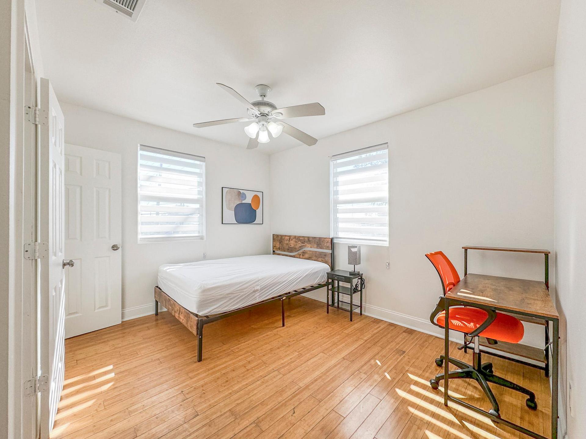 bedroom, detected:ceiling fan, window blind, bed