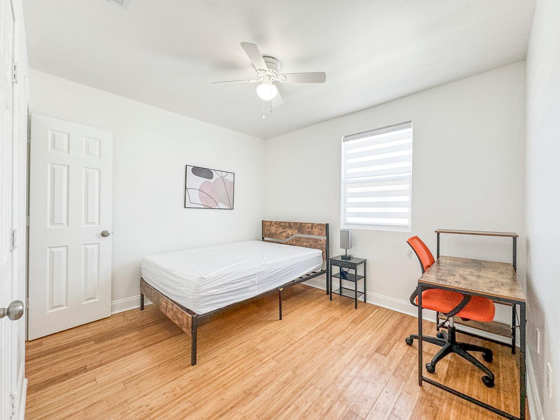 bedroom, detected:ceiling fan, bed, window blind