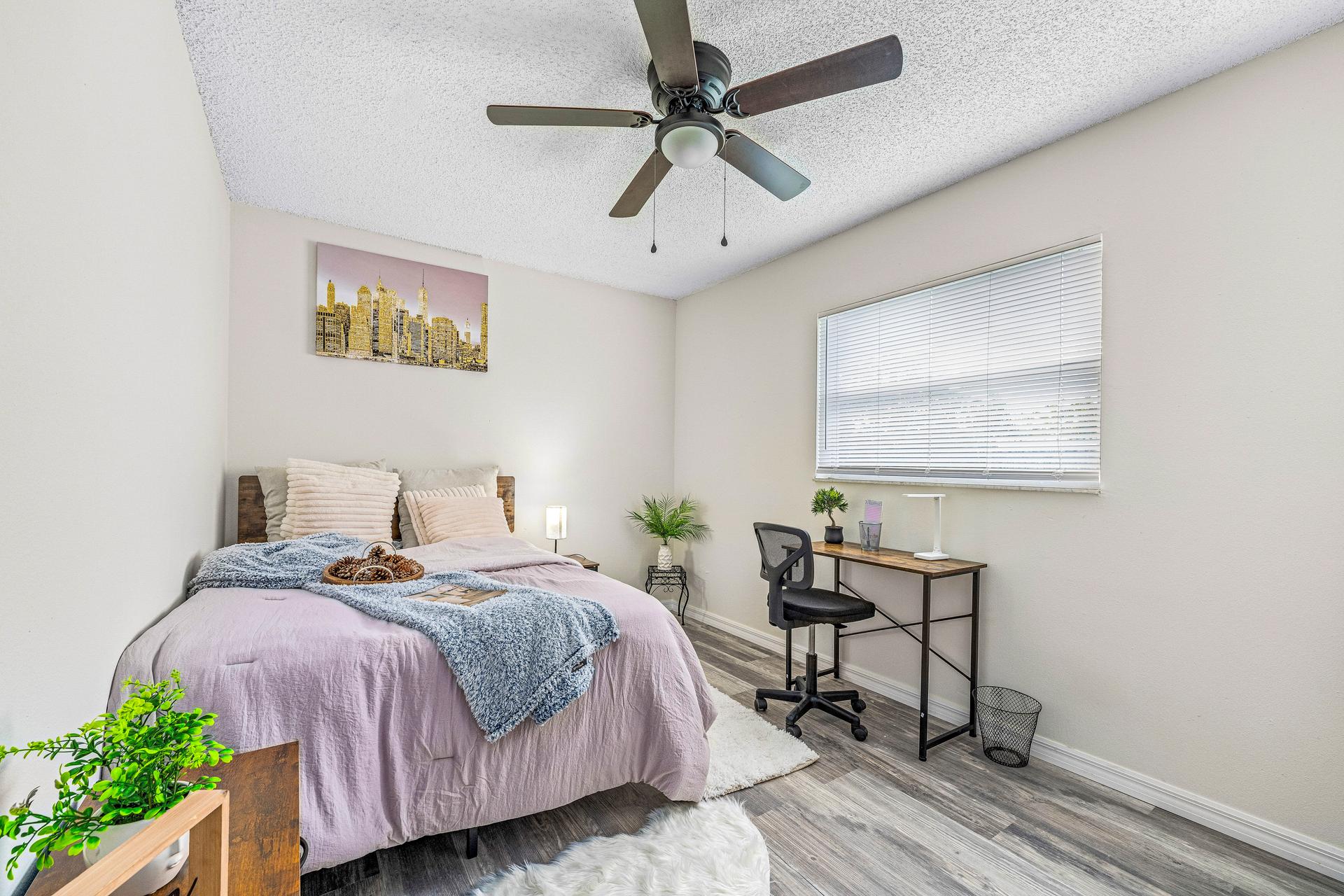 bedroom, detected:ceiling fan, window blind, bed
