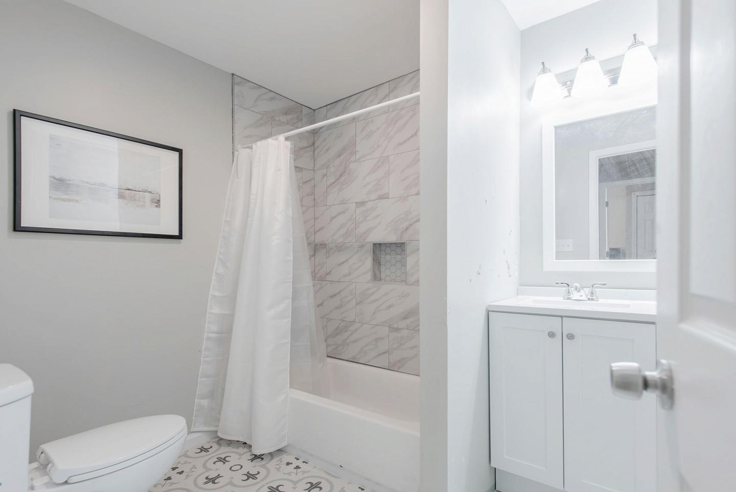 Bathroom(s)