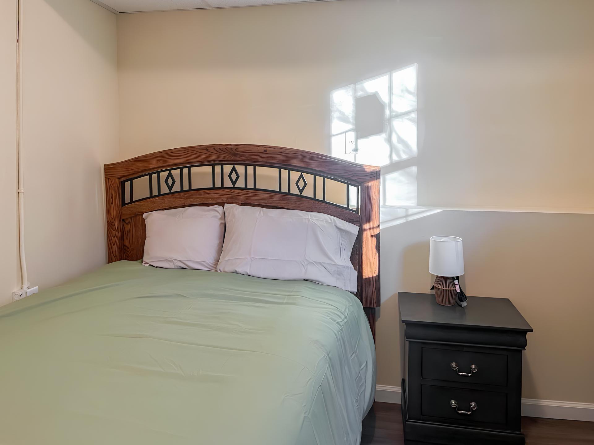 bedroom, detected:bed, window blind