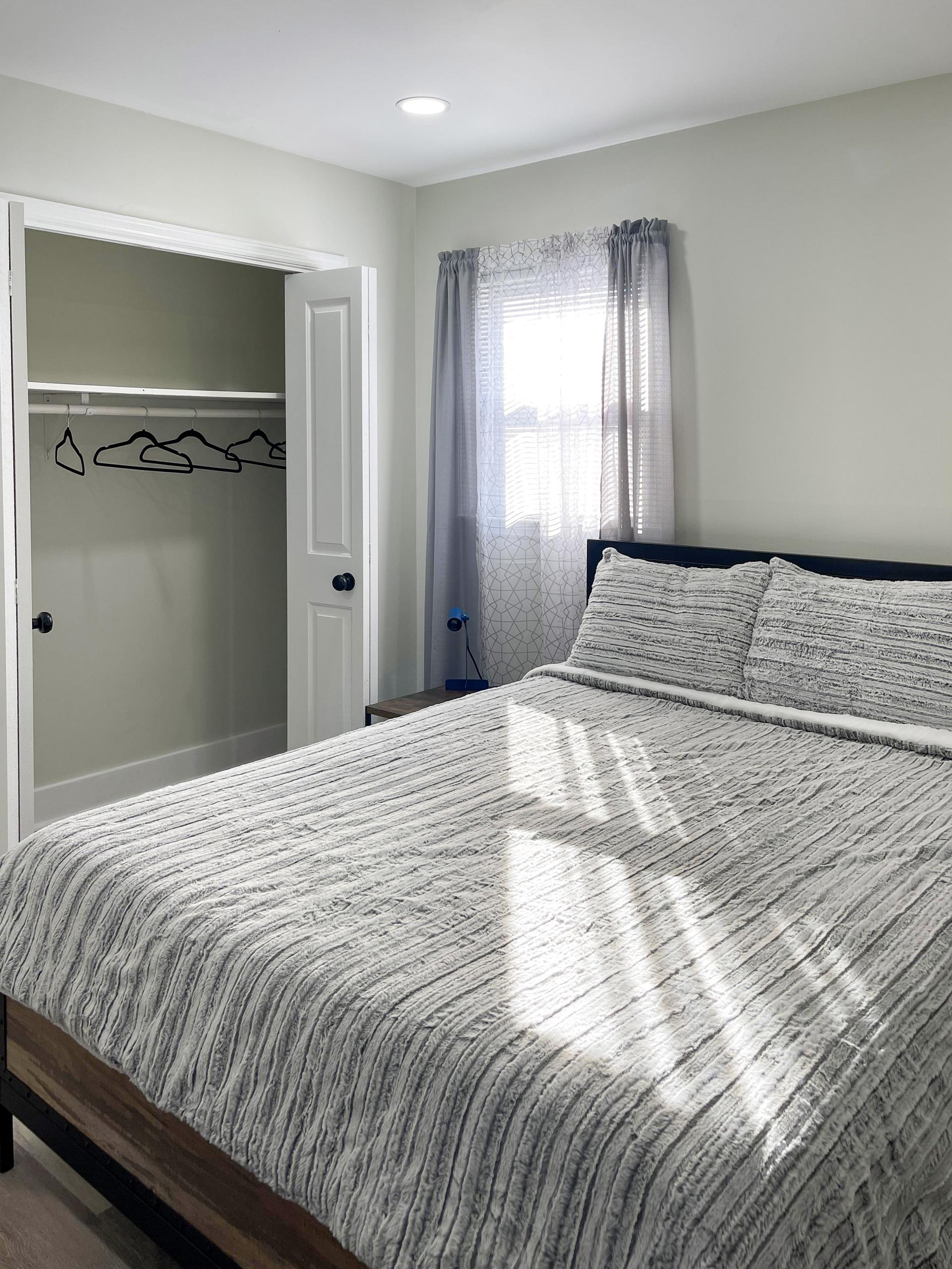 bedroom, detected:bed, window blind