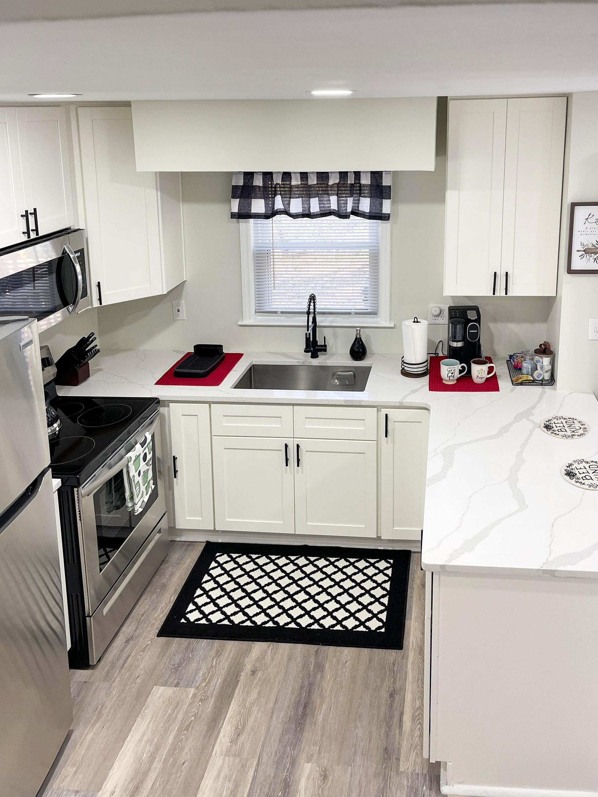 kitchen, detected:kitchen stove, stove