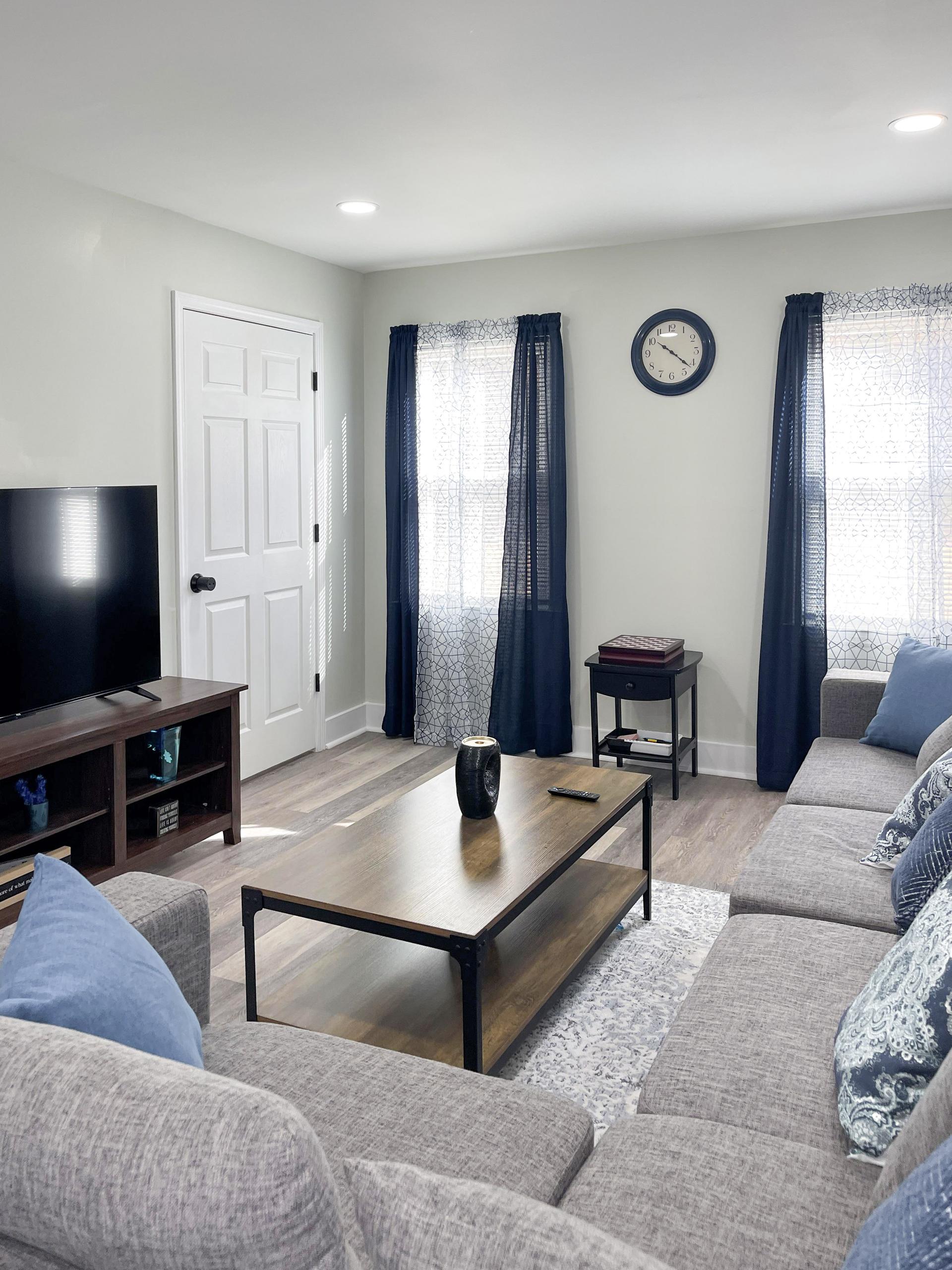 living_room, detected:window blind