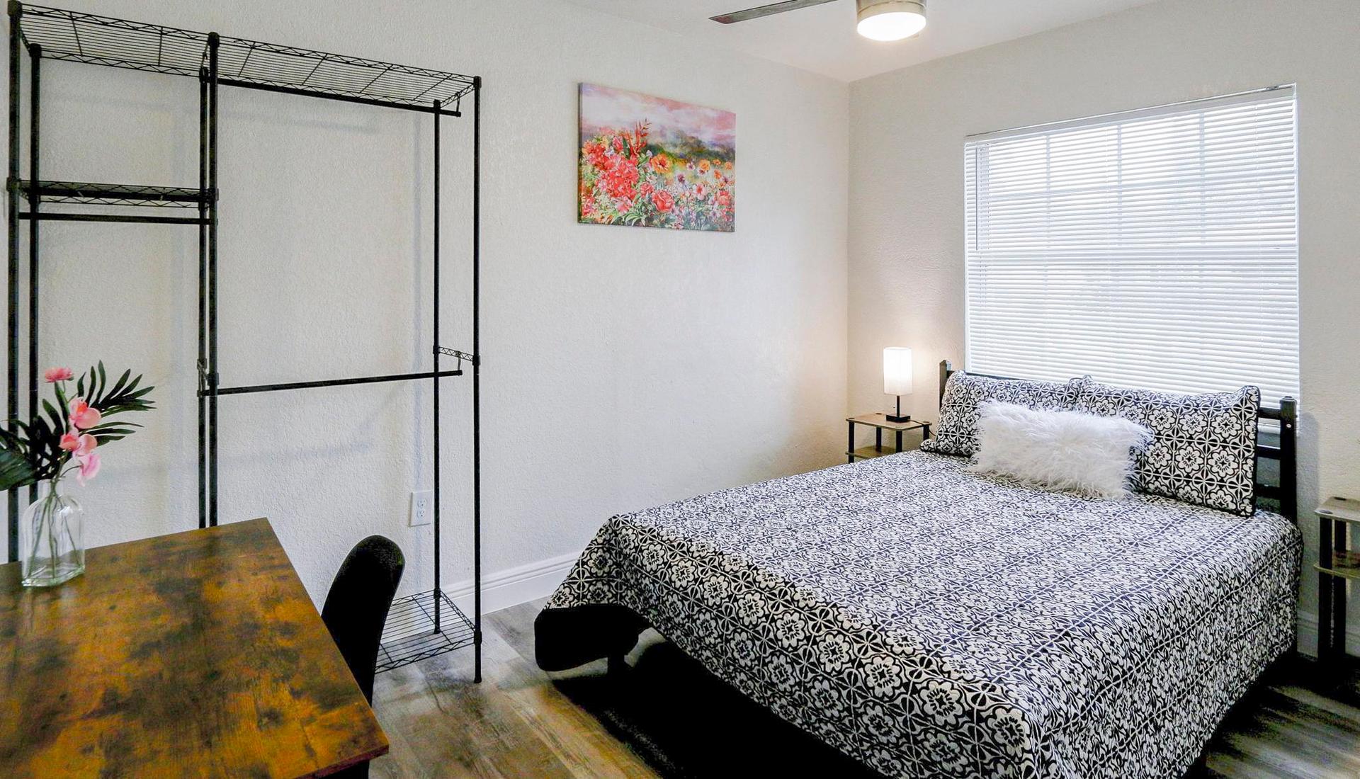 bedroom, detected:bed