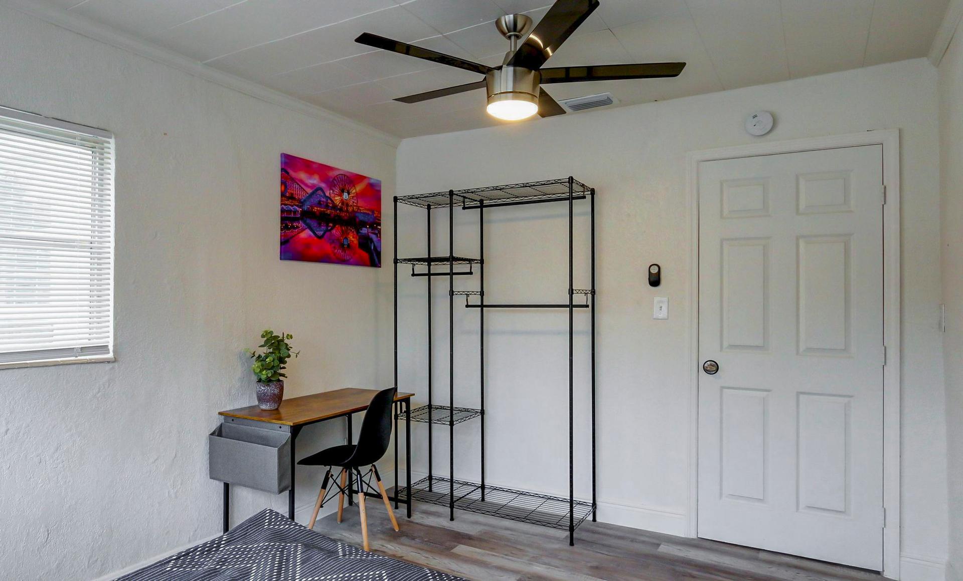 living_room, detected:window blind, ceiling fan
