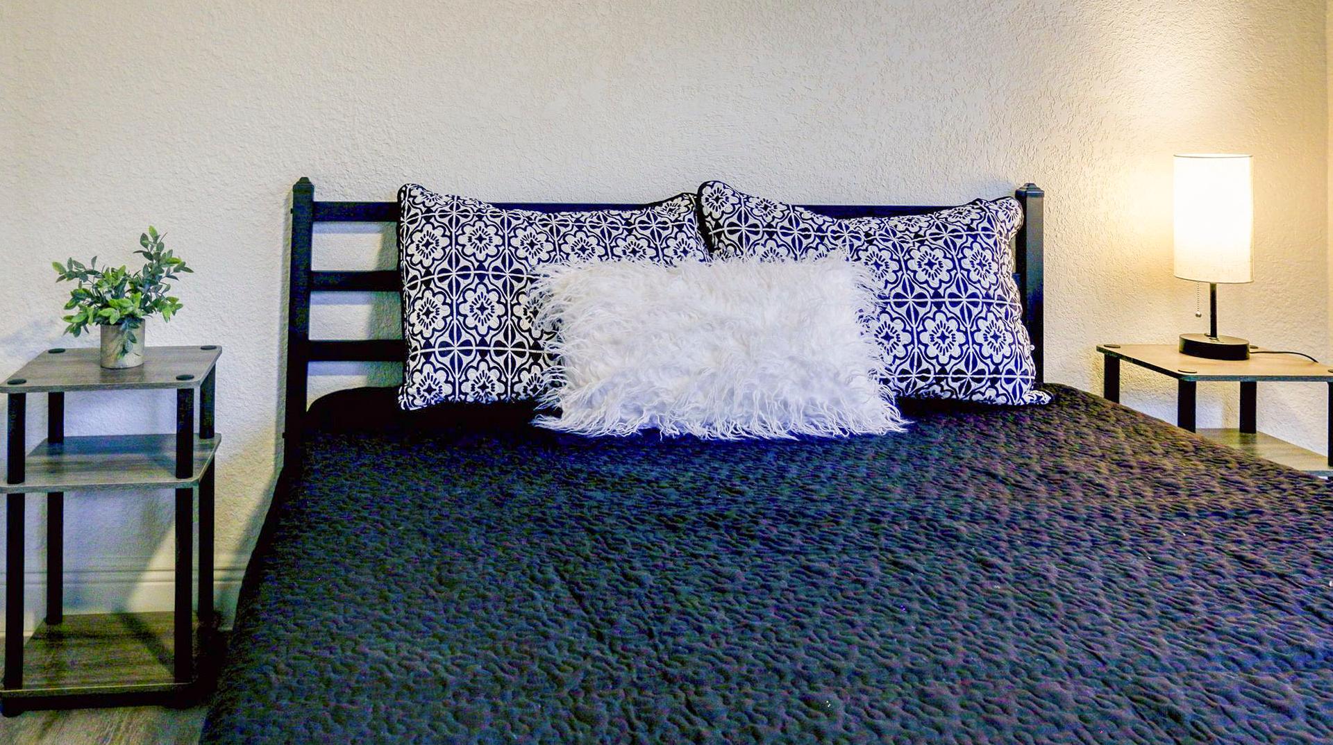 bedroom, detected:bed