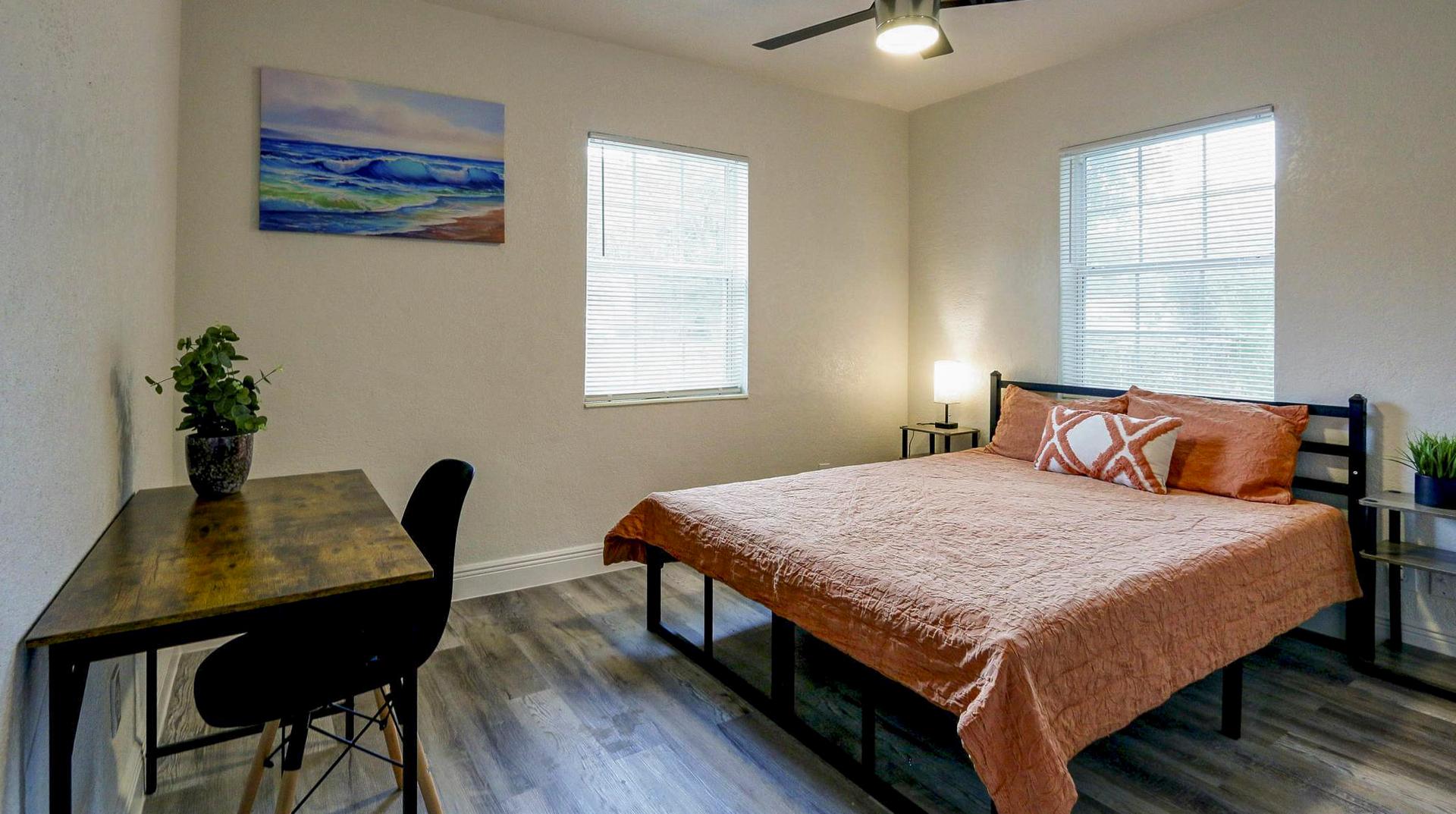 bedroom, detected:ceiling fan, bed, window blind