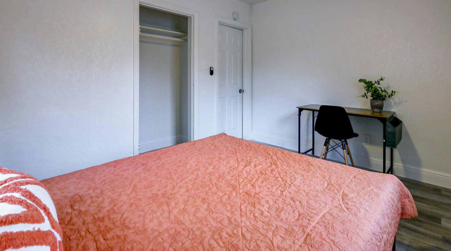 bedroom, detected:bed