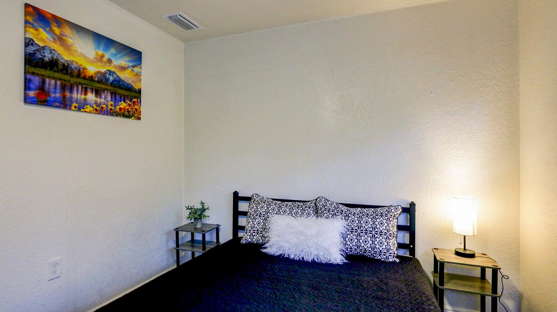 bedroom, detected:bed