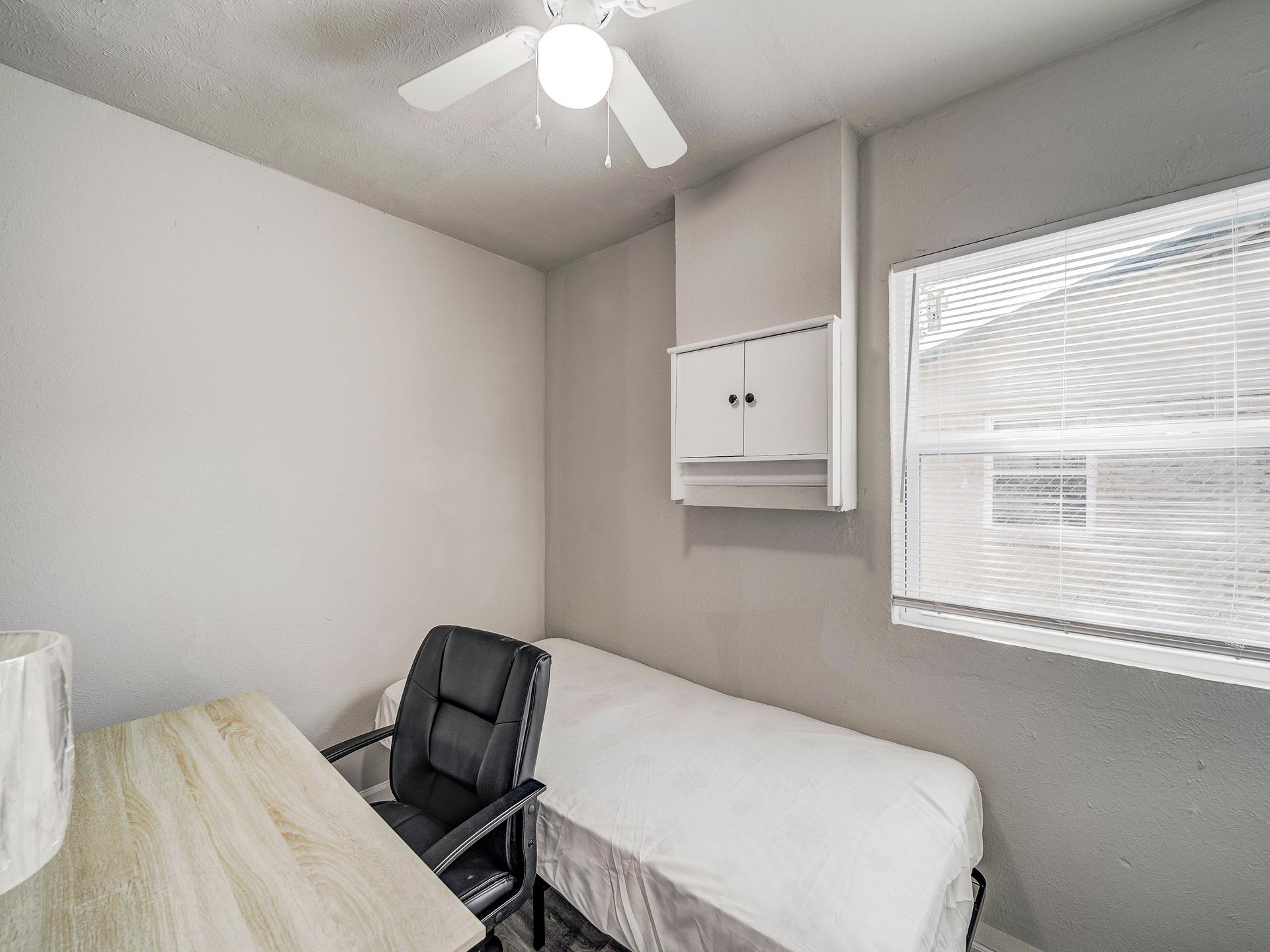 bedroom, detected:window blind