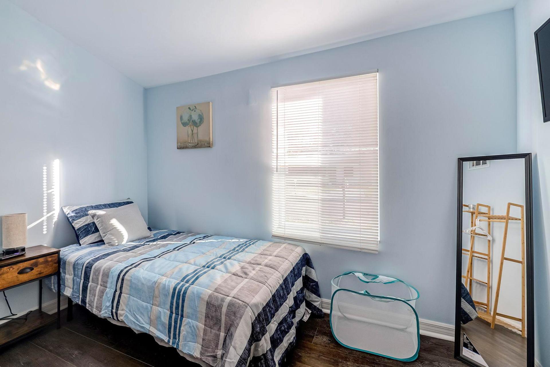 bedroom, detected:bed, window blind