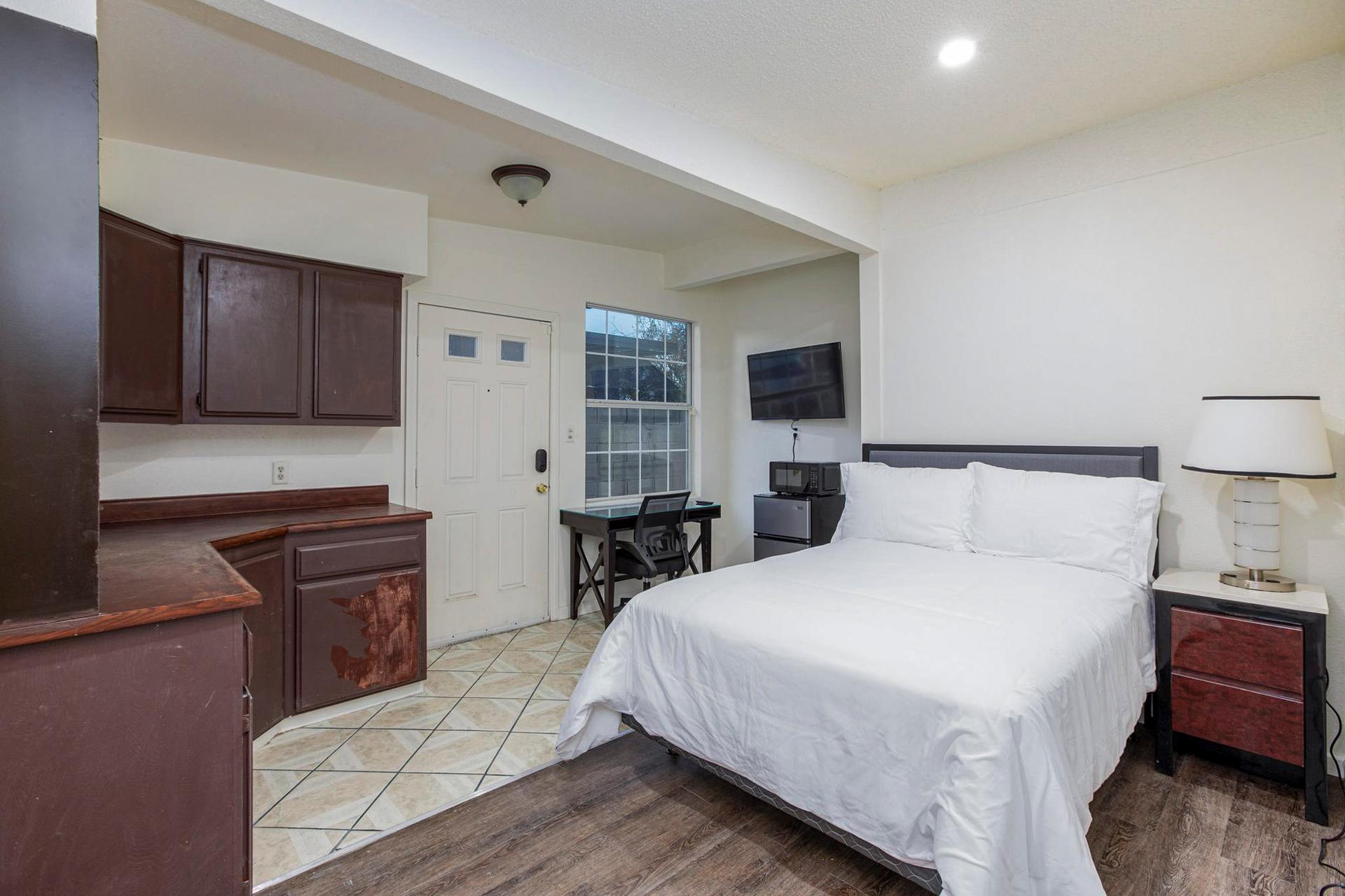 bedroom, detected:bed