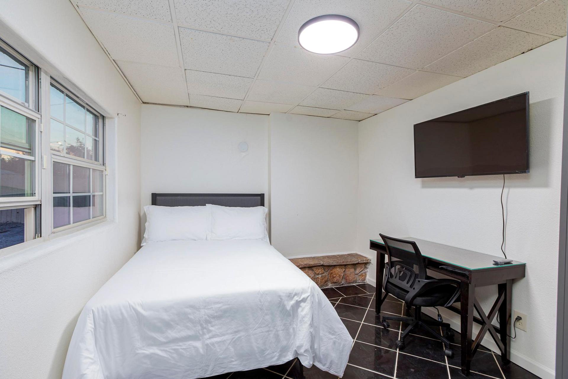 bedroom, detected:bed