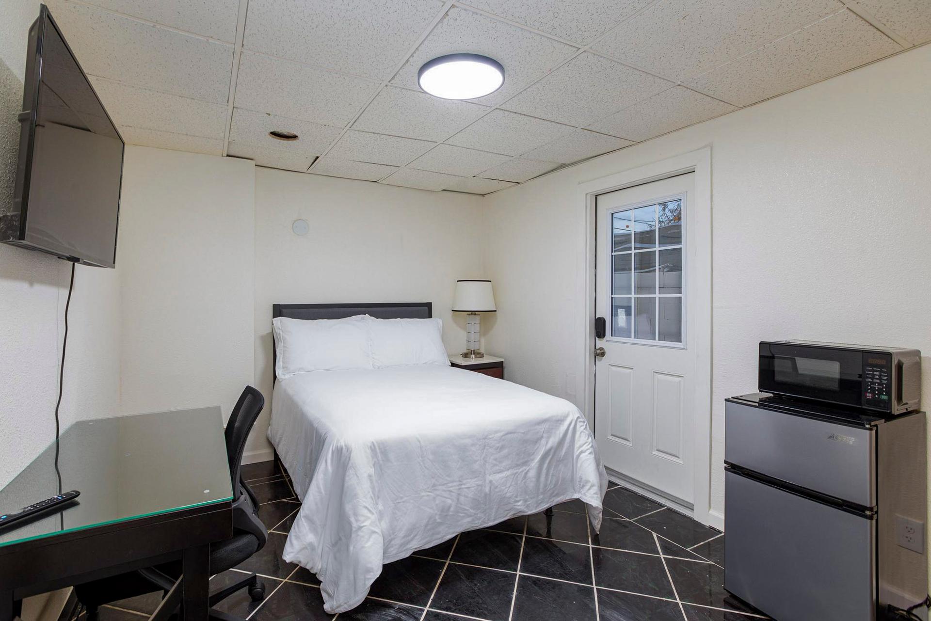 bedroom, detected:bed