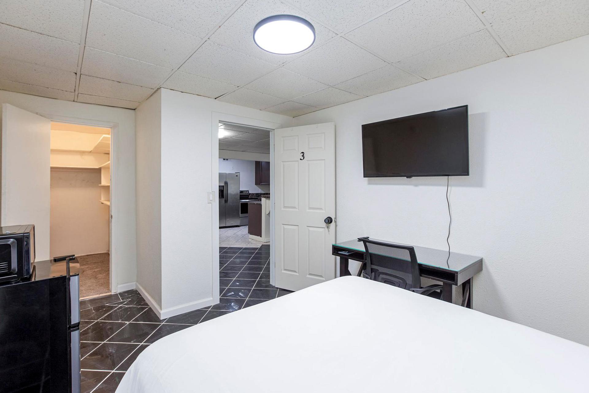 bedroom, detected:bed