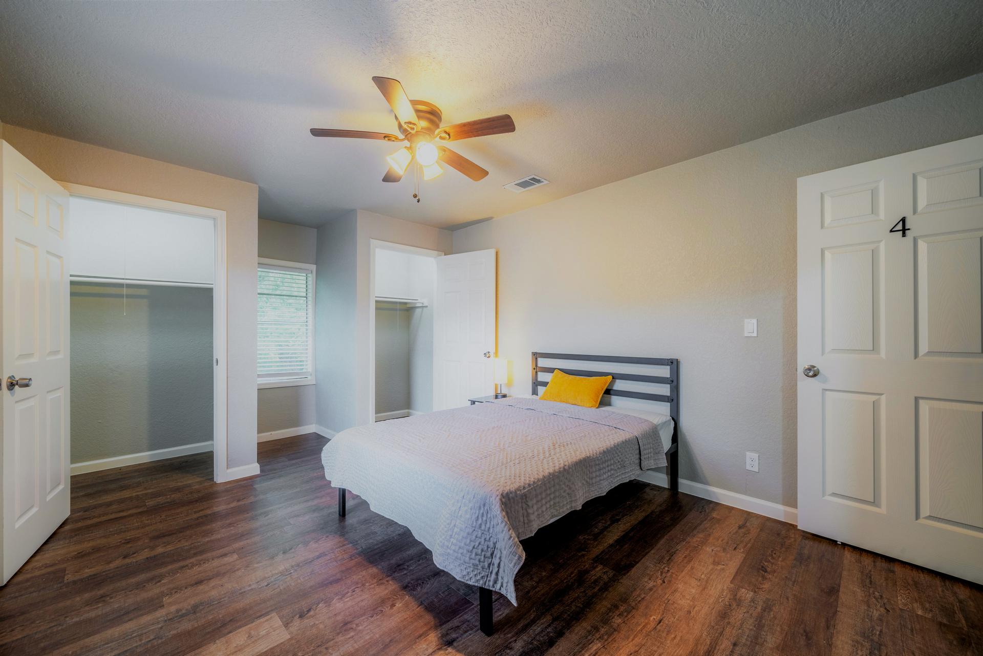 bedroom, detected: ceiling fan