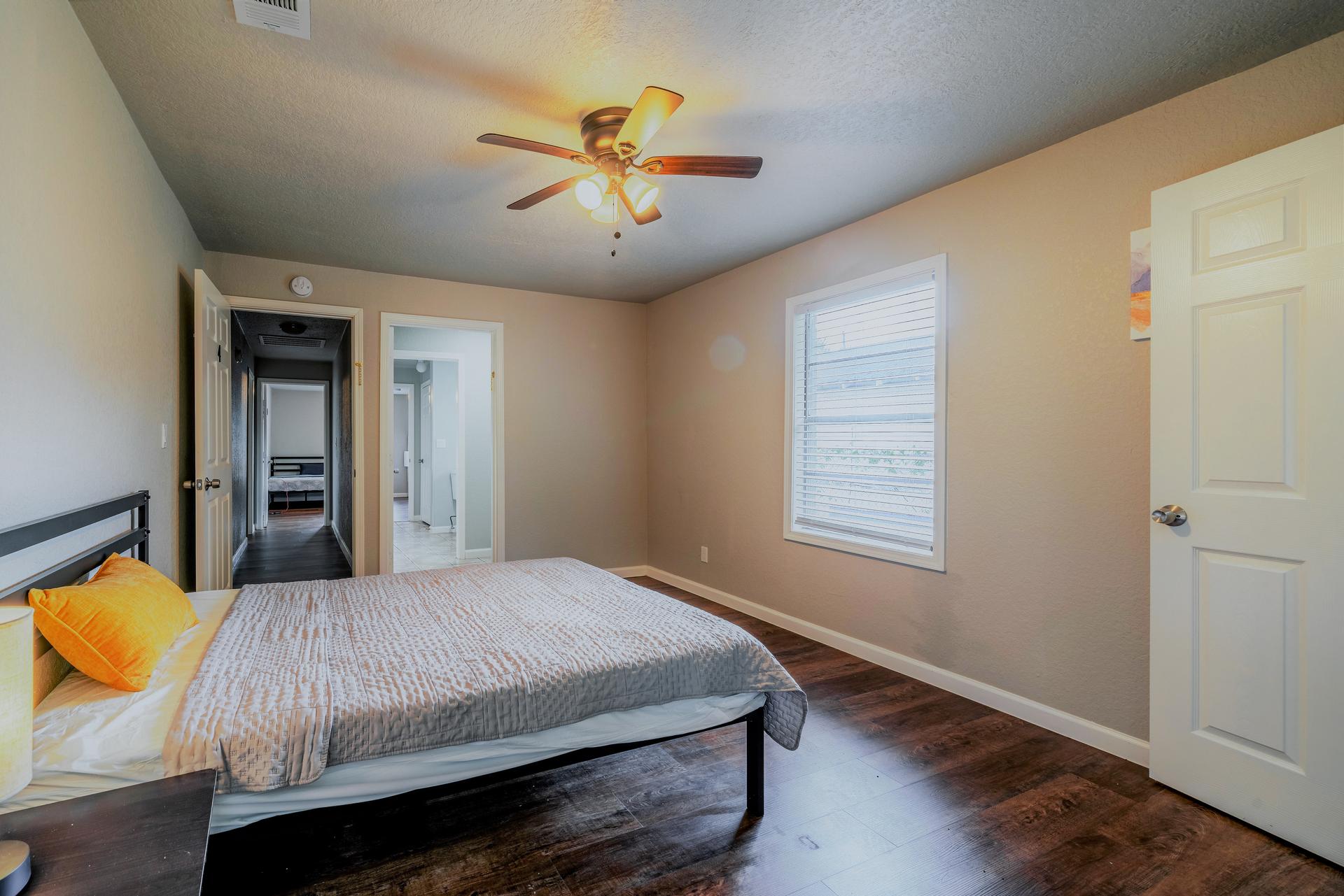bedroom, detected: ceiling fan